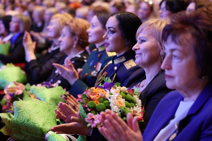 В Ростове прошло торжественное собрание, посвященное Международному женскому дню