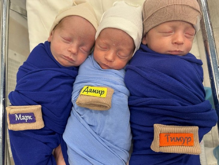 уникальная тройня с одинаковой ДНК