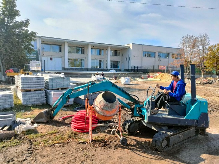 перед Тарасовским ДК