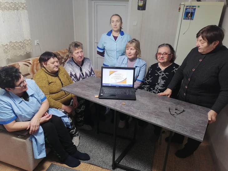 соцработники