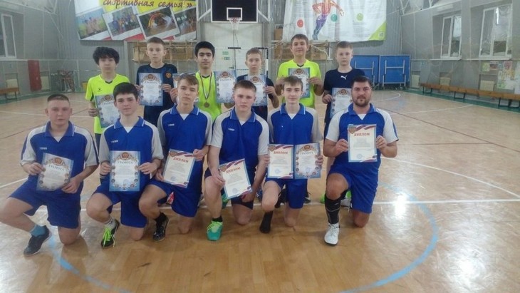 Юные футболисты