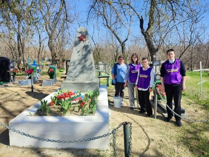 Казаки — дорога к обелиску