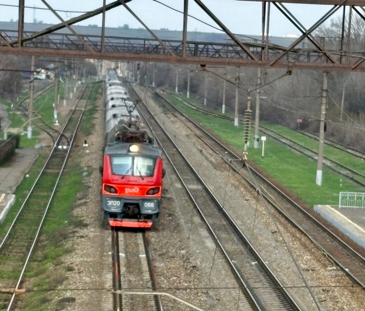 поезд