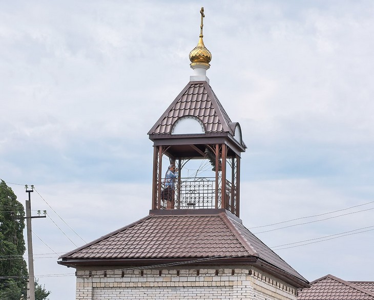 храм