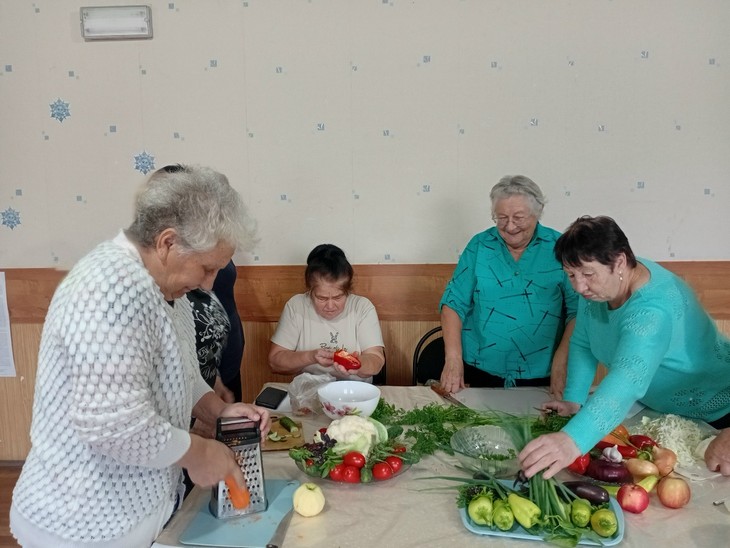 Соцработники